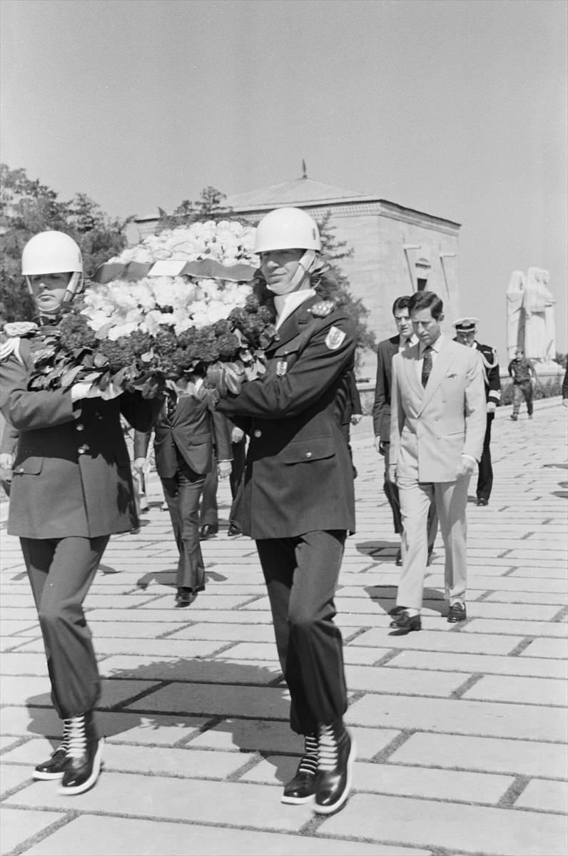 <p>13 Mayıs 1989'da Charles, Ankara'da Anıtkabir'i ziyaret etmişti.</p>
