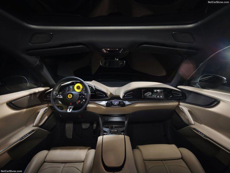 <p>Ferrari CEO'su Benedetto Vigna, büyüklüğüne ve ağırlığına rağmen, 310 km/s üzerinde azami hıza sahip dört kapılı, dört koltuklu Purosangue'i bir SUV yerine çok yönlü bir spor otomobil olarak tanımladı.</p>

<p> </p>

<p> </p>

<p> </p>
