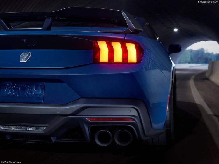 <p>Ford Motor Company CEO'su Jim Farley, <strong>"Yeni nesil Mustang'e yatırım yapmak, birçok rakibimizin içten yanmalı araç işinden ayrıldığı bir zamanda büyük bir adım" </strong>dedi.</p>

<p> </p>
