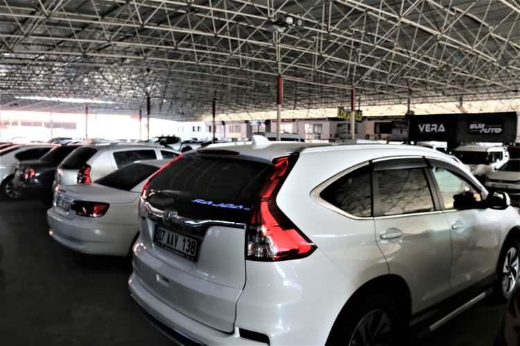 <p>Ayrıca gelecek şikayetler üzerine de iş yeri denetimleri yapılabilecek. Denetlemelerde elde edilen bilgi ve belgeler neticesinde mevzuata aykırı hareket edenlere pra cezası uygulanacak. </p>