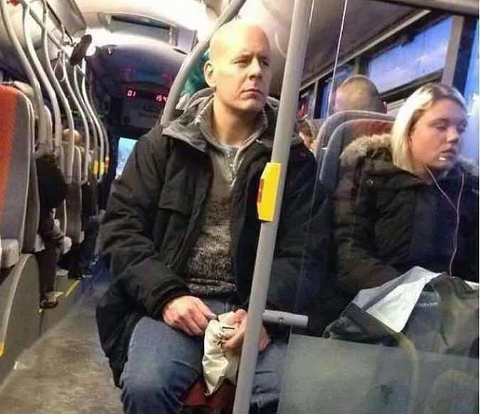 <p>Bruce Willis' e olan inanılmaz benzerlik</p>

