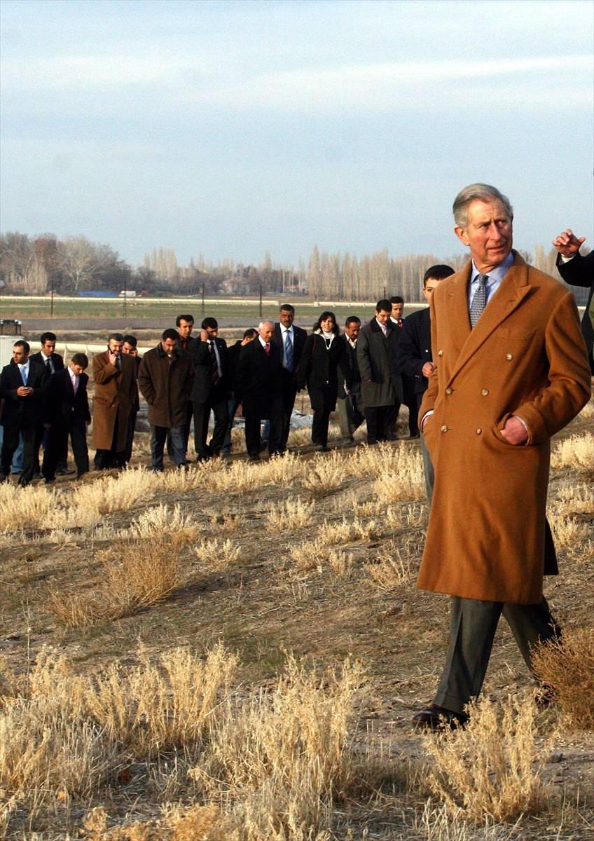 <p>Charles, 26 Kasım 2007'de Konya'daki Çatalhöyük Örenyeri'ni ziyaret etmişti. </p>
