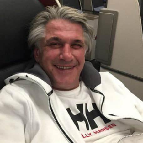<p><span style="color:#8B4513"><strong>KENAN KALAV ORTALIKTAN KAYBOLDU</strong></span></p>
<p><span style="color:#000080"><strong>Kenan Kalav, son birkaç senedir sırra kadem bastı.</strong></span></p>
