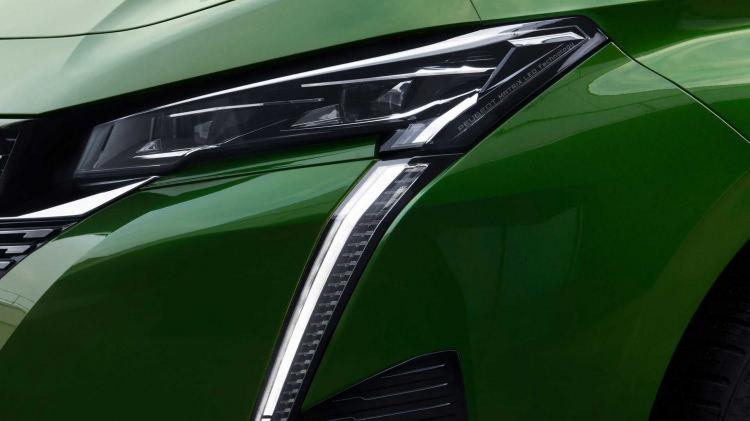 <p>Peugeot'nun yeni kompakt hatchback modeli 308, markanın bu segmentteki bugüne kadar global çapta gerçekleştirdiği 7 milyon adedin üzerinde satış rakamını, yeni jenerasyonuyla çok daha üst seviyelere taşımayı amaçlıyor.</p>