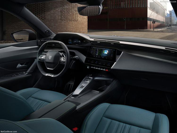 <p>5500 d/d’de 130 HP, 1750 d/d’de de 230 Nm üreten turbo benzinli ünite, EAT8 tam otomatik şanzıman ile kombine ediliyor.</p>