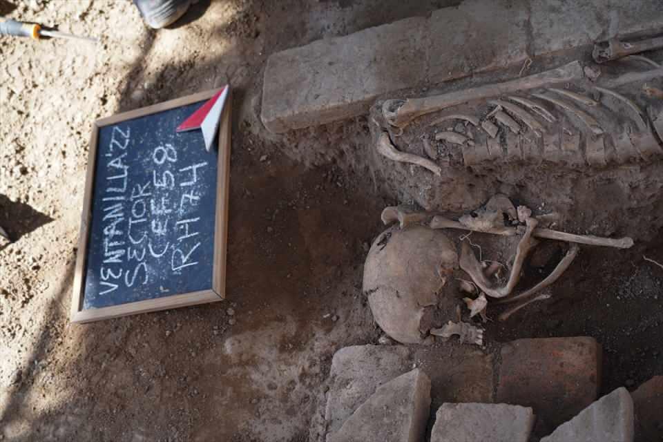 <p>Amacımız gerekli analizlerin yapılıp kalıntıların Müslüman mezarlığına gömülmesi."</p>
