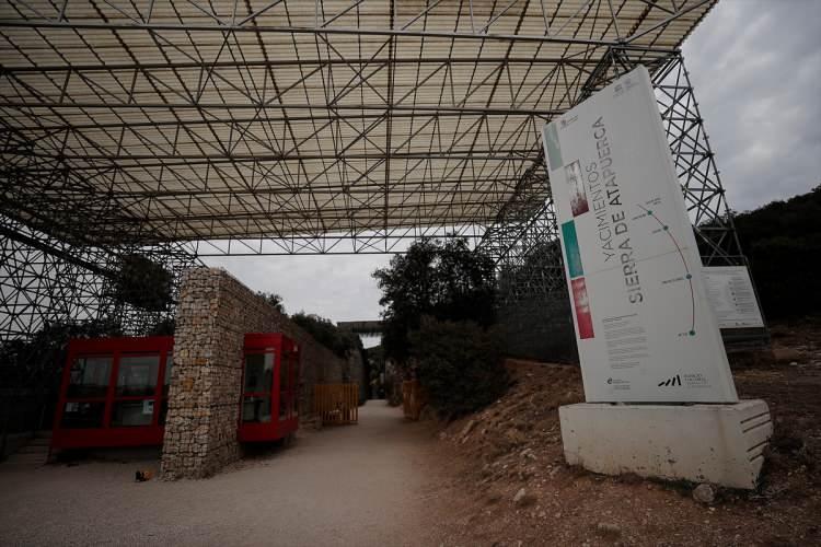 <p>Dünya Mirası kabul edilen Atapuerca’dan 2000'de çıkartılan eski taş çağına ait insan ve hayvan fosilleri Burgos kentindeki müzede sergileniyor.</p>