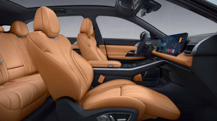 <p>Elektrikli bir D-SUV olan Xpeng G9'da farklı güç ve batarya seçenekleri sunuluyor.</p>
