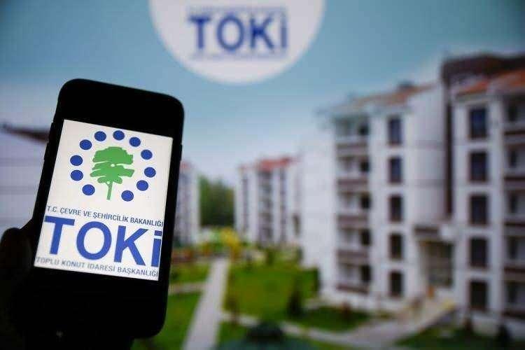 <p>ARSADA YÜZDE 12,5 İNDİRİM</p>
<p>TOKİ, vatandaşlardan gelen yoğun talep nedeni ile geri ödemeleri devam eden arsa satışları için de indirim yapacak. Borcunu peşin ödeyip tapusunu hemen almak isteyen arsa alıcıları için yüzde 12,5 oranında indirim yapılacak.</p>