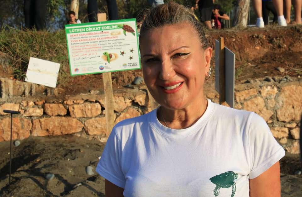 <p>Aynı zamanda Alata deniz kaplumbağaları üreme alanı olarak adlandırılıyor. Yaklaşık 3.5 kilometrelik bir alan. Türkiye'deki deniz kaplumbağaları üreme alanları içerisinde önemli alanlardan bir tanesini oluşturuyor. </p>