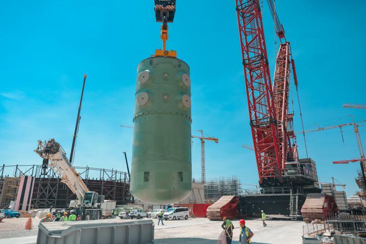 <p>Mersin'in Gülnar ilçesinde yapımı devam eden Akkuyu Nükleer Güç Santrali'nde (NGS), ana aşamalardan biri olan 2’nci güç ünitesinin reaktör basınç kabı kurulumu tamamlandı.</p>

<p> </p>
