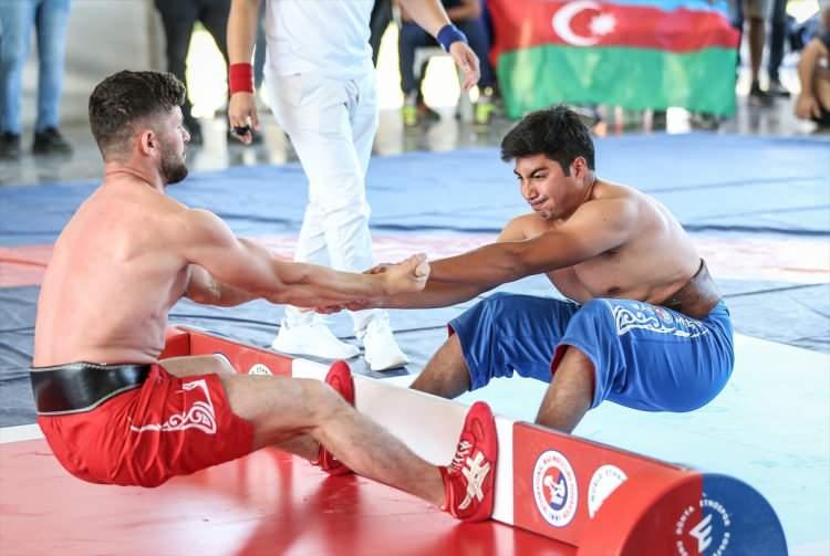 <p>Dünya Etnospor Konfederasyonu tarafından bu yıl dördüncü kez düzenlenen Dünya Göçebe Oyunları'nda mas güreşi müsabakaları yapıldı.</p>