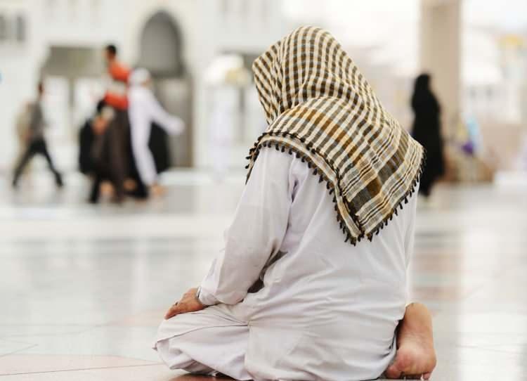 <p>Cuma günü Yasin suresini okumak günahların affına vesiledir.<br />
</p>
<p>"Cuma gecesi Yasin suresini okuyanın, günahları affedilir." (İsfehani)</p>