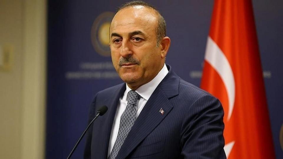 <p>Benzer bir açıklama Dışişleri Bakanı Mevlüt Çavuşoğlu'ndan geldi. </p>

<p>Çavuşoğlu, "Kıbrıs Türkünü korumak için oraya daha fazla güç göndereceğiz ve silah olarak da ne ihtiyacı varsa onları da karşılayacağız" diye konuştu.</p>
