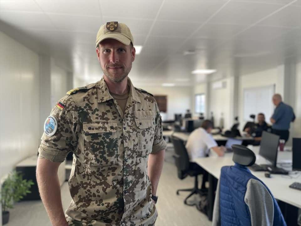 <p>Alman Deniz Kuvvetlerinden Jan Breiholz ise otonom araçların NATO'nun gelişmesinde önemli bir adım olduğunu belirterek, MARLIN'in farklı yetenekleriyle oldukça gelişmiş bir araç olduğunu söyledi.</p>
<p> </p>