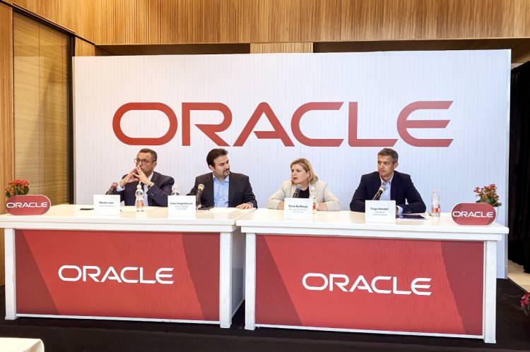 <p>SEC dün yaptığı açıklamada, Oracle'ın Yabancı Yolsuzluk Uygulamaları Yasası'nı ikinci kez ihlal ettiğini belirtti. SEC'e göre Oracle'ın yan kuruluşları da fonları teknoloji konferanslarındaki iş insanlara rüşvet vermek için kullandı.</p>

<p> </p>
