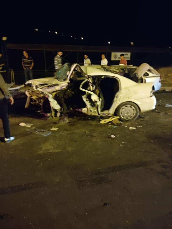 <p>Tedaviye alınan Hasan Kemaş, Koçali İpek ve Hasan Topdemir, tüm müdahalelere rağmen kurtarılamadı. Diğer 5 yaralının hastanedeki tedavisi sürerken, kaza ile ilgili soruşturma başlatıldı.</p>