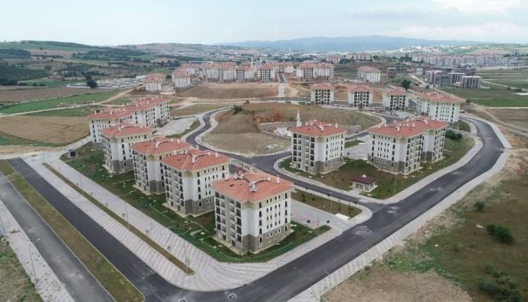 <p><strong>KONUT PAZARI CANLANACAK</strong></p>
<p>Emlak Konut, geçmiş yıllarda da önemli kampanyalara imza attı. 2017 yılında 'Güçlü Türkiye İçin Birlik Vakti' kampanyası düzenlendi.</p>