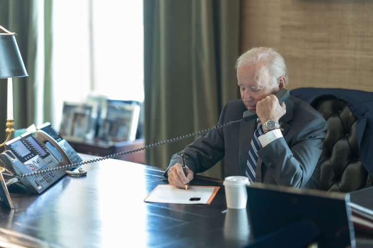 <p>Biden: En ölümcül fırtına olabilir</p>
<p>ABD Başkanı Joe Biden, Florida'yı dün vuran ve etkisini hala sürdüren Ian Kasırgası'nın, eyalet tarihindeki en ölümcül fırtına olabileceğini söyledi.</p>