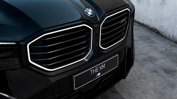 <p>BMW'nin yüksek performans markası M, 50’nci yaş kutlamaları kapsamında yeni bir model tanıttı. </p>

<p> </p>
