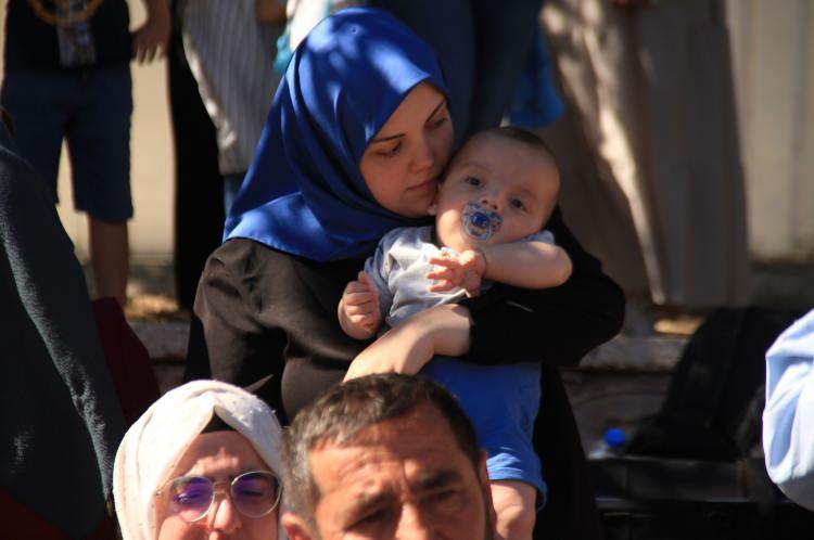 <p>İl Jandarma Komutanı Albay Murat Evren de Türkiye Cumhuriyetinin birçok ülkede olduğu gibi Suriye'de de güvenlik güçleriyle barışı desteklemeye, terörle mücadele ve sınırlarını korumaya devam ettiği belirtti.</p>
