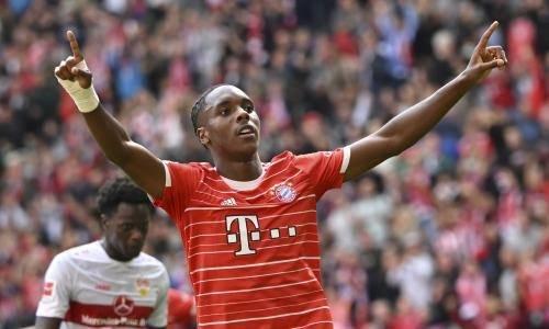 <p>17- Mathys Tel - Bayern Münih</p>
