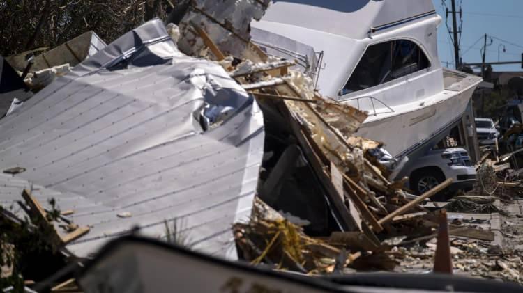 <p>ABD'yi vuran Ian Kasırgası'nın etkisi azalsa da olumsuz etkileri sürüyor. Florida'da büyük yıkıma yol açan ve en az 64 kişinin öldüğü kasırga Güney Carolina'ya ulaştı.</p>
