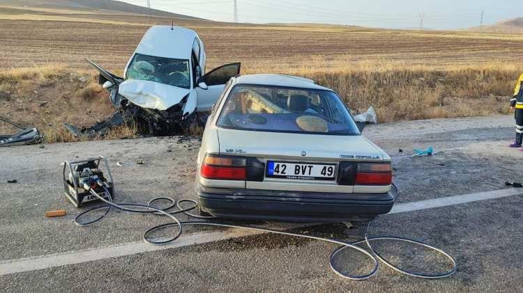 <p>Hastanede tedavi altına alınan 2 yaralının ise sağlık durumlarının ağır olduğu öğrenildi. Kazayla ilgili soruşturma başlatıldı.</p>