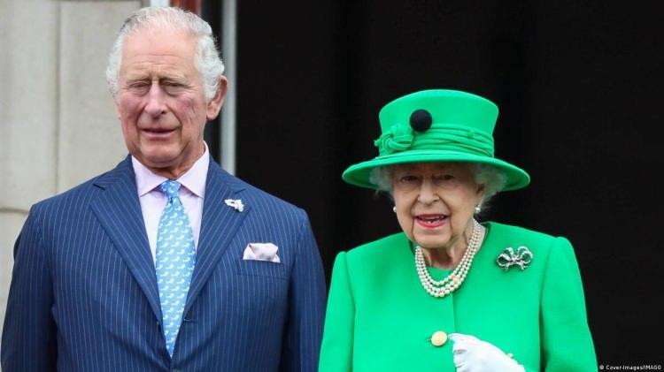 <p><span style="color:#000000"><strong>70 yıl boyunca İngiliz tahtının kraliçesi olarak hafızalarda yer edinen Kraliçe II. Elizabeth, geçtiğimiz haftalarda 96 yaşında yaşama gözlerini yumdu.</strong></span></p>
