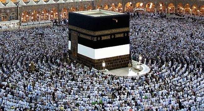 <p><span style="color:#000000"><strong>LGBT'yi temsil eden gökkuşağı renkleriyle Kabe silüeti yapan LGBT sapkınları, provokasyonla eş zamanlı olarak Instagram'ın onay verdiği Pixelhelper hesabından da paylaşımda bulundu. </strong></span><strong><a href="https://www.yasemin.com/"><span style="color:rgb(255, 255, 255)">(yasemin.com)</span></a></strong></p>