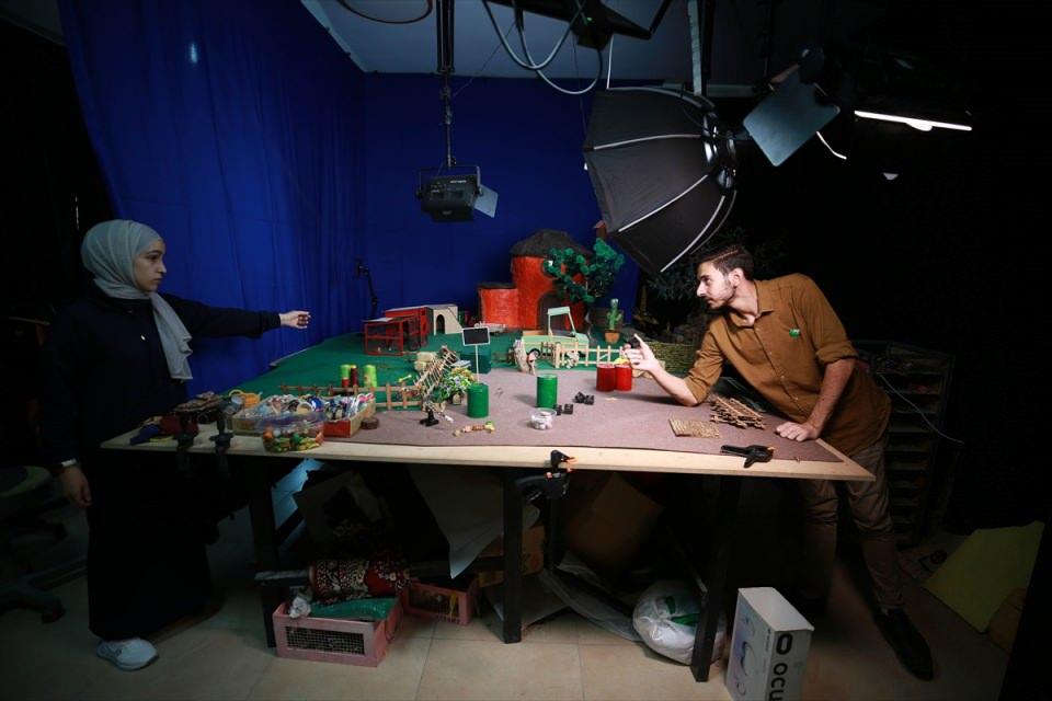 <p>"Bu iş sanat, sabır ve odaklanma gerektiriyor." diyen Keraki, bir animasyon filmi için bazen şirkette günlerini geçirdiğini ifade etti.</p>

<p> </p>

<p> </p>
