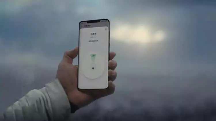 <p>İlk olarak Huawei, yeni Mate 50 serisiyle akıllı telefonlarda uydu bağlantısını destekleyen ilk şirket oldu.</p>
