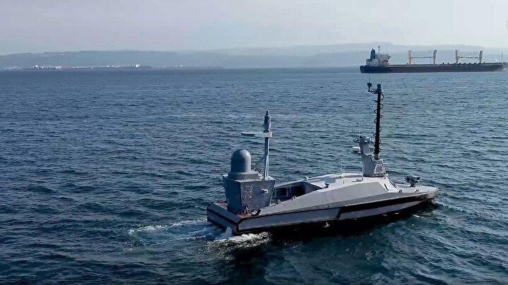 <p>Görüşülen son isim ise ASELSAN'ın Marlin'e sunduğu gelişmiş tespit yetenekleriyle, ağır deniz şartlarında çalışabilme ve kesintisiz haberleşme yetenekleriyle öne çıktığının altını çiziyor.</p>
<p> </p>