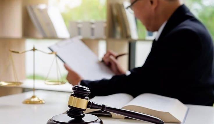 <p>TÜKETİCİNİN HAK ARAMA İMKANI GENİŞLETİLDİ</p>
<p>Tüketici hakem heyetlerine başvuru sınırı 15 bin 430 liradan 30 bin liraya çıkarıldı. Ayrıca, tüketicinin yerleşim yeri veya tüketici işleminin yapıldığı yerde karar veren tüketici hakem heyetinin bulunmaması halinde bu tüketicilerin herhangi bir hak kaybına uğramadan o yer kaymakamlıklarına başvuru yapılabilmesine imkan sağlandı. </p>