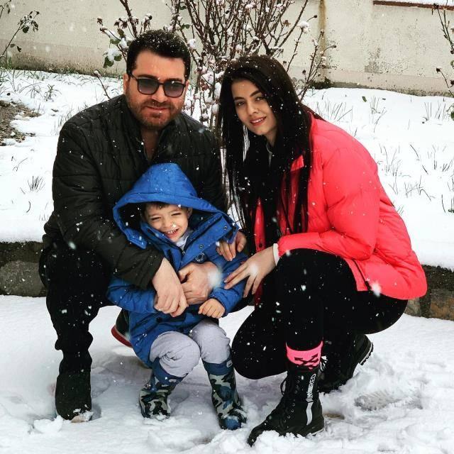 <p><span style="color:#000000"><strong>Benim okumamı istemediği için şarkıyı başkasına vermemi istiyor. O şarkıyı ben çıkartırsam eşimle boşanırız. Eşimi kıramam" dedi.</strong></span></p>