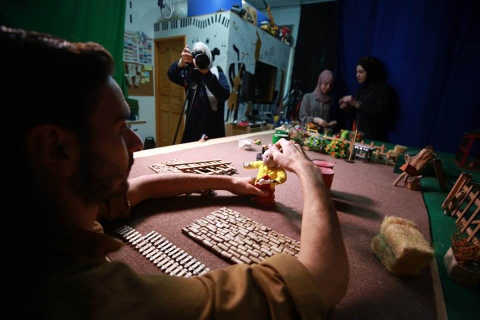 <p>Temimi, şirkette belgesel yapımı, ses efekti üretimi ve müzik yapımı dahil olmak üzere modern bölümler açmak için çalışmalarını sürdürdüklerini sözlerine ekledi.</p>