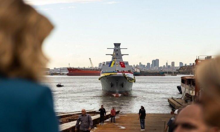 <p>Ukrayna Başkanlık Ofisi tarafından konuya dair yapılan açıklamada bu tip korvetlerin, kıyı bölgelerinde operasyonlar yürütmek için tasarlandığı, denizaltı savar ve açık denizde devriye gezme yeteneğine sahip olduğu ifade edildi. Söz konusu korvetin Ukrayna Savunma Bakanlığı’nın, Türk savunma sanayisinin devlete ait şirketi ile Aralık 2020’de imzaladığı sözleşmeye uygun olarak inşa edildiği ve Ukrayna donanması için bu sınıfın ilk korveti olduğu belirtildi.</p>