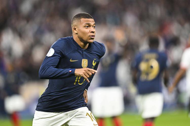 <p>Kylian Mbappe</p>

<p>128 milyon Dolar</p>
