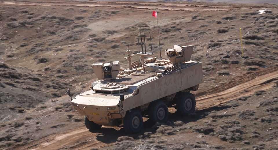 <p>Bir savunma sanayisi projesinde aracın üzerindeki sistemlerin, konfigürasyonun tamamen kullanıcının operasyonel gereksinimleriyle belirlendiğini belirten Küçük, silah sistemlerinin kaç kalibre olacağı, kaç adet konulacağı, füze ya da başka bir silah kullanılıp kullanılmayacağı kararlarının kullanıcı tarafından verildiğini söyledi.</p>
<p> </p>