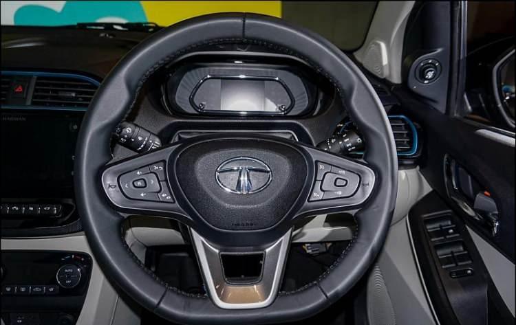 <p>Kompakt model bu motorlarla 0-60 km/s hızlanmasını sırasıyla 6.2 saniye ve 5.7 saniyede tamamlıyor.</p>
