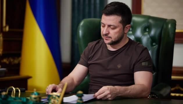 <p>Ayrıca geçen sene 18 Ağustos’ta korvete Ukrayna Devlet Başkanı Volodimir Zelenski tarafından ‘Hetman Ivan Mazepa’ adı verildiği ifade edilirken, “Korvetin 2022 yılı sonuna kadar tamamlanması için Ukrayna'ya teslim edilmesi planlanıyordu ancak bu Rusya'nın başlattığı savaş nedeniyle ertelendi. Geminin 2024'ün sonunda Ukrayna'ya varması bekleniyor” denildi.</p>
