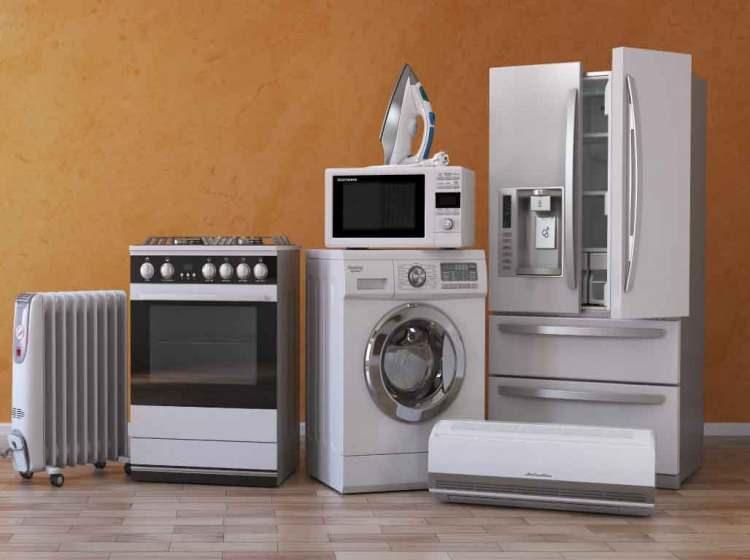 <p>Çoğu tüketicinin evde kaldığı süreçte tek eğlencesinin yemek pişirmek, yemek yemek ve dijital dünyada zaman geçirmek olması nedeniyle beyaz eşya ve elektronik eşya ile ilişkisinin arttığına dikkati çeken Serenli, “Aynı zamanda, markaların da teknolojiye yaptıkları yatırımlar, gerek ürün ve hizmet kalitesinde gerekse iletişimlerinde açıkça görülüyor. Tüketici hayatında, yenilikçi teknolojilerin hızla değişime neden olduğu bu sektörlerde 11 marka Superbrands Türkiye 2022 listesinde yerini aldı.” şeklinde konuştu.</p>

<p> </p>
