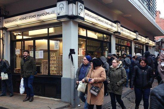 <p>Diğer illere kıyasla İstanbul’da, Kurukahveci Mehmet Efendi, Paşabahçe, Bosch, Mavi ve Samsung markaları öne çıkıyor. Diğer illere kıyasla Ankara’da ise Algida, Arçelik, Ariel, Arzum, Beko, Bephantol, BMW, Bosch, BP, Cif, Coca-Cola, Lipton, Nescafé, Netflix, Nutella, Omo, Oral-B, Roketsan, Sensodyne, Shell ve Siemens markaları, İzmir’de; Hacı Şakir, Nestle Çikolata, Ülker Çikolatalı Gofret ve Vestel markaları öne çıkıyor.</p>

<p> </p>
