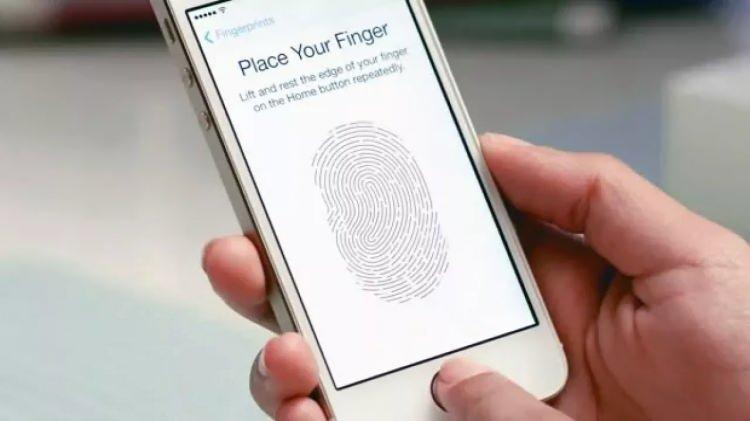 <p>Bu da artık iPhone'ların parmak izi ile açılamayacağı anlamına geliyor.</p>
