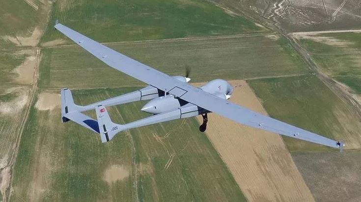 <p>Kanat açıklığı: 24 metre</p>

<div>Yatay uzunluk: 11.6 metre Havada kalış süresi: 50 saat Faydalı yük kapasitesi: 750+ kg Link menzili: 250+ km Motor: 2×170 HP Maksimum irtifa: 40.000 ft</div>

<div>Azami kalkış ağırlığı (MTOW): 3.300 kg Motor tipi: PD-170 Çift Turbo Dizel Taaruz/Deniz Karakol Görevi: 750 kg Harici Yük ile 25 kft’te 12 saat</div>
