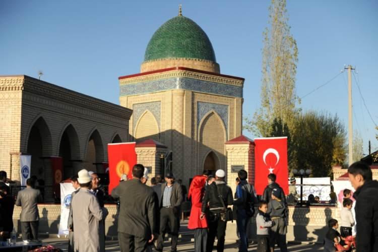 <p>İmam Serahsi Türbesi</p>
<p> </p>