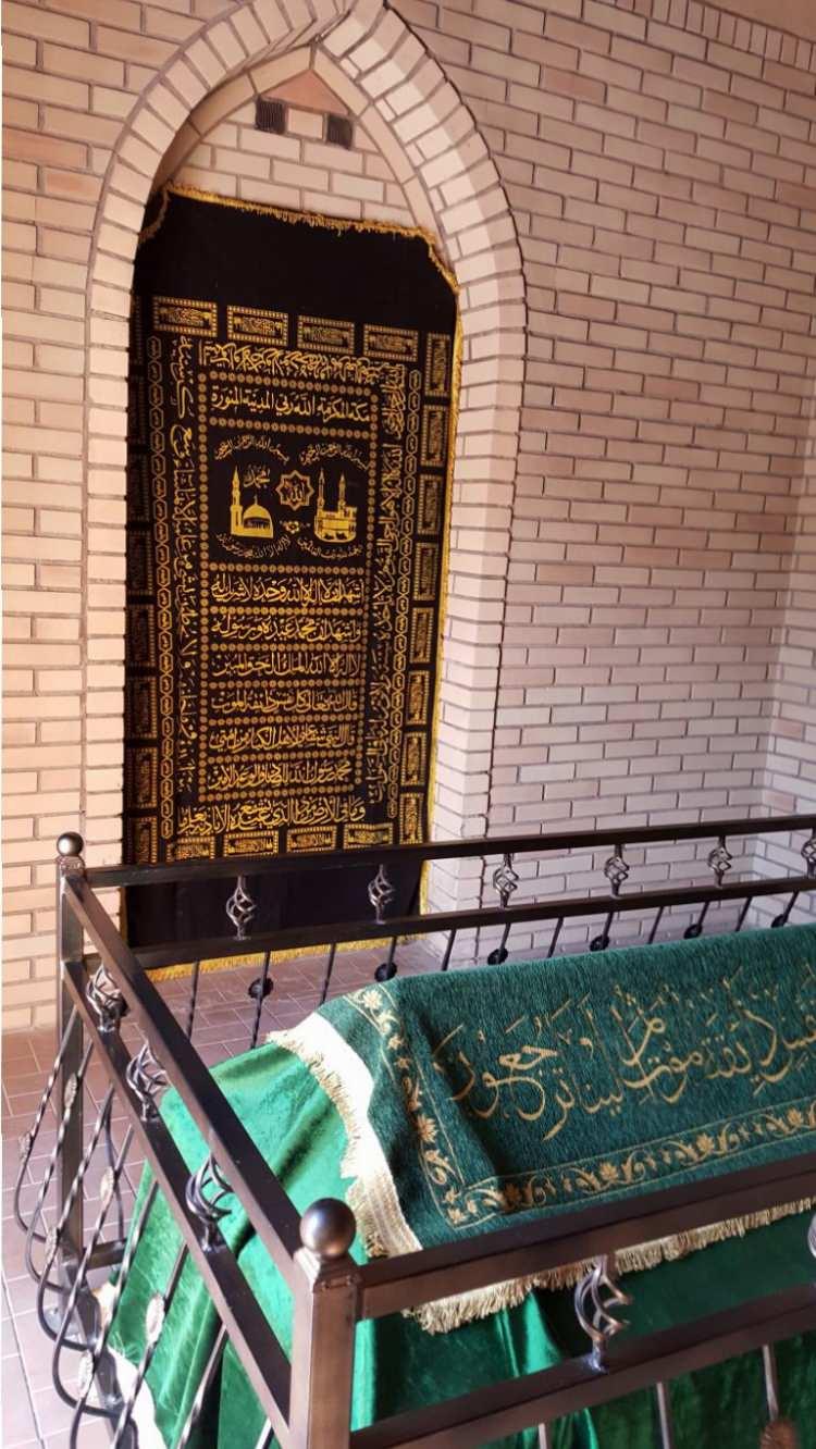 <p>İmam Serahsi Türbesi</p>
<p> </p>