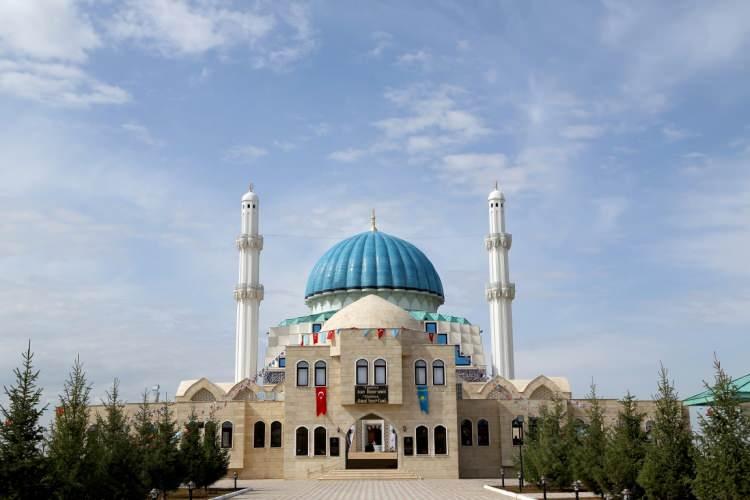 <p>Kazakistan Hoca Ahmet Yesevi Camii</p>
<p> </p>