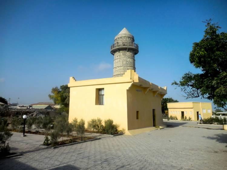 <p><strong>Somali Abdülaziz Camii ve Müştemilatı</strong><br />
<br />
Somali, Mogadişu</p>
