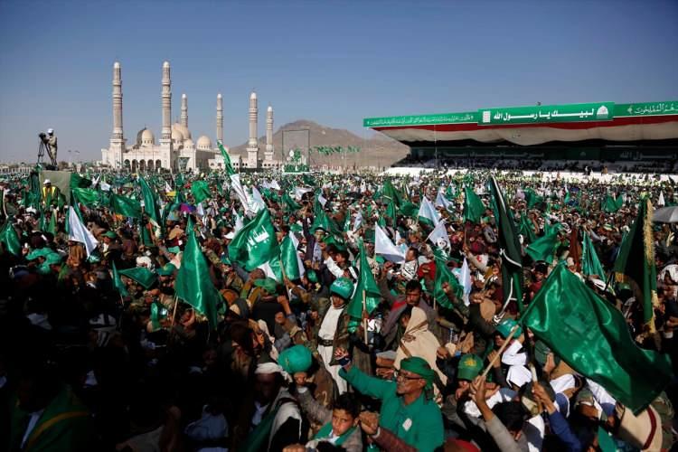 <p>Hazreti Muhammed'in doğum günü olan Mevlit Kandili Yemen'in başkenti Sana'da düzenlenen etkinlikle kutlandı.</p>
